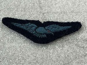 32) Excellent Original WW2 RAF RAAF Australian Albatross Shoulder Title