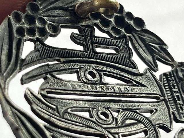 33) Excellent Original WW2 Royal Australian Air Force Cap Badge Maker Marked Amor Sydney — image 2