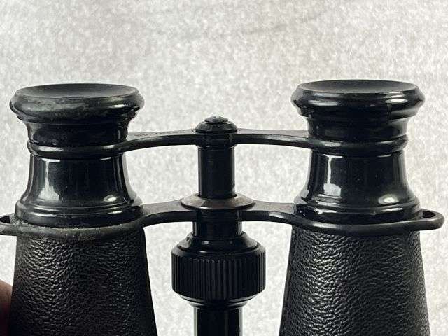 15) Excellent Original WW1 British Army Officers Small Field Glasses and Case Both Named to Guinness 2/22 London Regiment — image 11