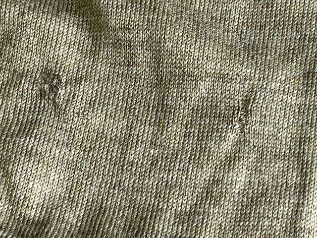 5) Excellent Original WW2 British Army V Neck Pullover Dated 1945. Some Minor Repairs — image 2