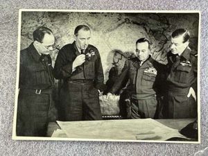 103) Interesting Original WW2 RAF Official Photograph Of Officers During …