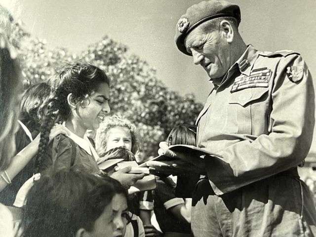 104) Interesting Original Early Post WW2 Official Photograph Of Field Marshal Sir Claude Auchinleck 1947 — image 5