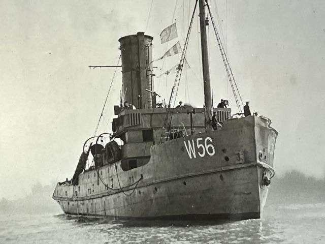 107) Interesting Original WW2 Official Photograph Of The HM Rescue Tug Boat Mammoth. 1943 — image 4
