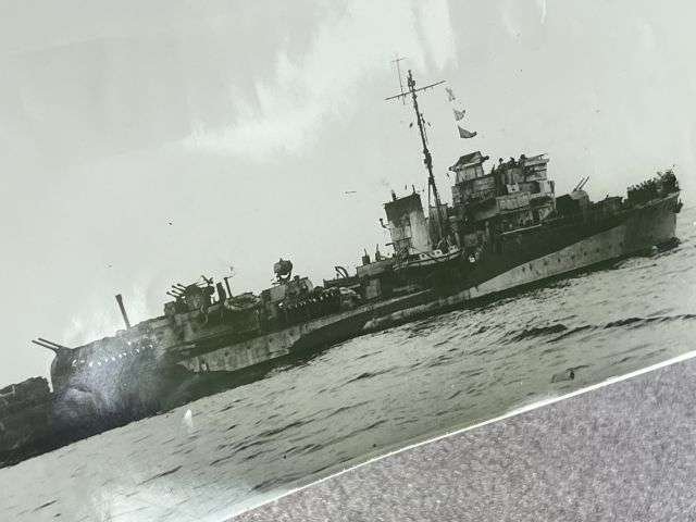 108) Interesting Original WW2 Official Photograph Of HMS Quantock — image 4
