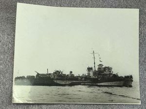 108) Interesting Original WW2 Official Photograph Of HMS Quantock