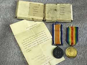 89) Excellent Original Uncleaned WW1 Medal Pair 105966 2.A.M. W.Dean …