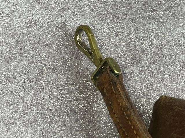 51) Excellent Original WW1 WW2 British Army Officers Pistol Holster With Spring Clip Attachments — image 2