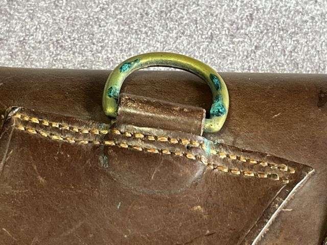 51) Excellent Original WW1 WW2 British Army Officers Pistol Holster With Spring Clip Attachments — image 3