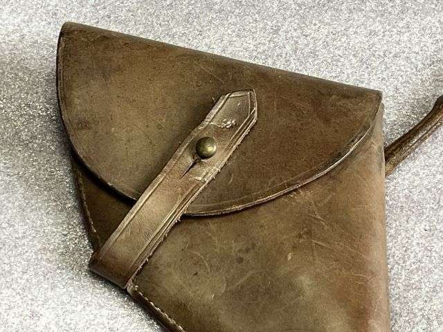 51) Excellent Original WW1 WW2 British Army Officers Pistol Holster With Spring Clip Attachments — image 9