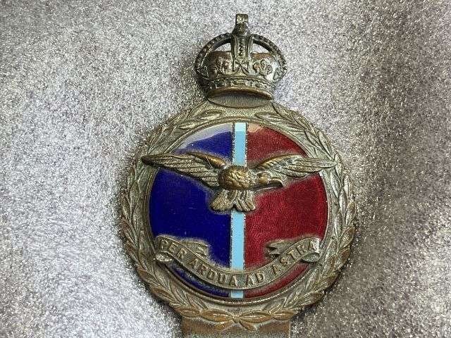66) Excellent Original WW2 RAF Officers Enamelled Car Mascot Badge — image 6