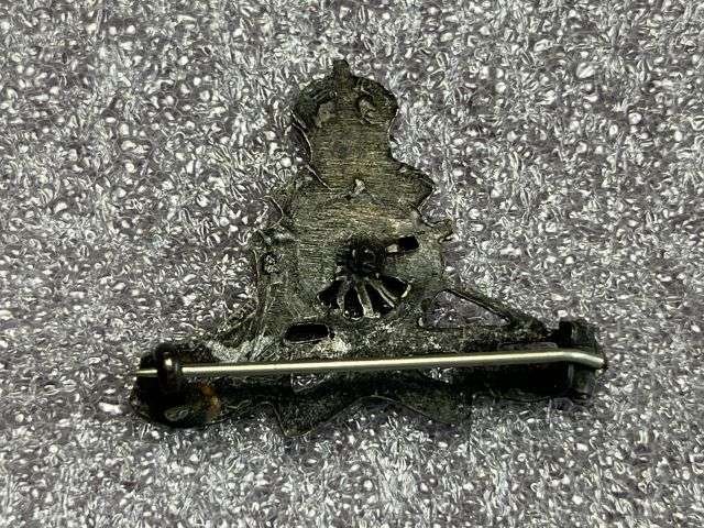 43) Nice Original WW1 WW2 Pin Back Bronze Sweetheart Brooch to The Royal Artillery — image 2