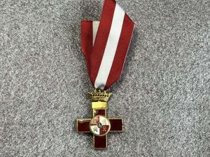 21) Excellent Original Vintage Spanish Cross of Military Merit