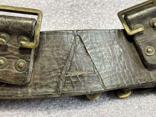 28) Good Original WW2 Home Guard 1939 Pattern Leather Waist Belt In Dirty As Found Condition — image 3