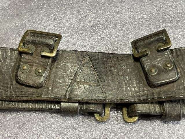 28) Good Original WW2 Home Guard 1939 Pattern Leather Waist Belt In Dirty As Found Condition — image 4
