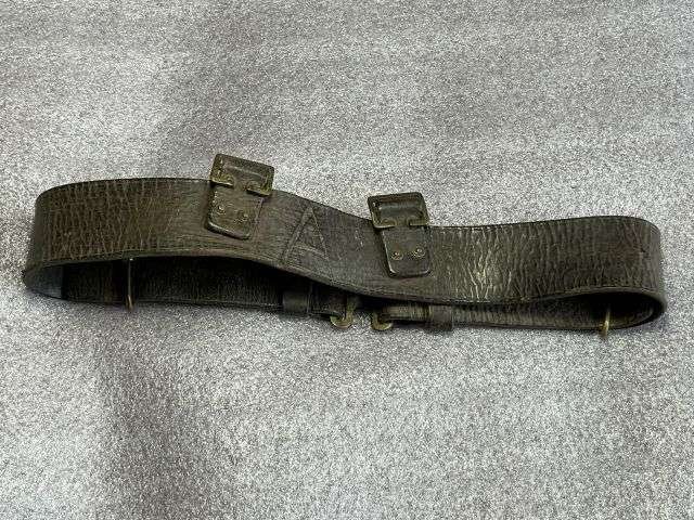 28) Good Original WW2 Home Guard 1939 Pattern Leather Waist Belt In Dirty As Found Condition — image 5