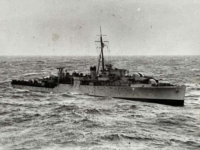 110) Interesting Original WW2 Official Photograph Of Escort Carrier HMS Tracker. — image 7