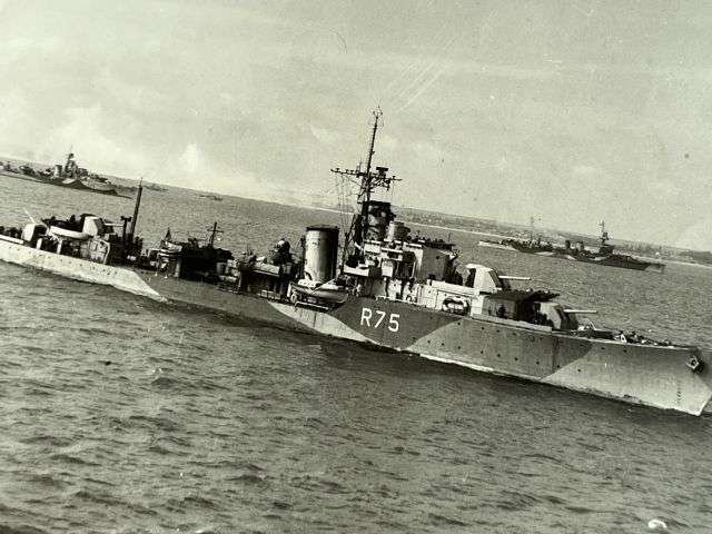 118) Interesting Original WW2 Official Photograph Of HMS Virago 1944 — image 5