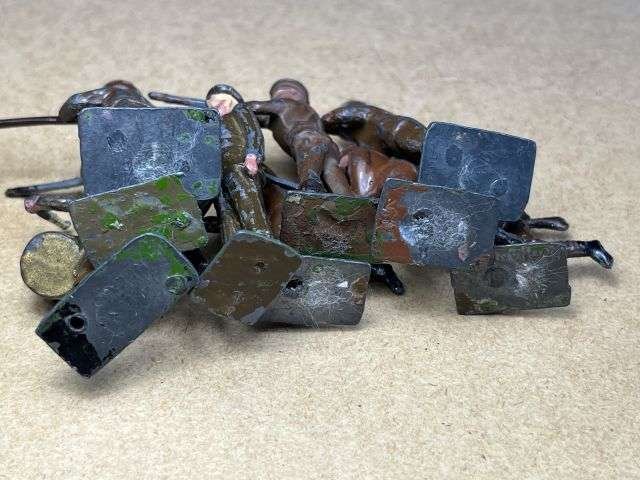 122) Set of 9 Vintage Original J.Hill & Co Lead Soldiers — image 10