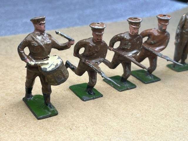 122) Set of 9 Vintage Original J.Hill & Co Lead Soldiers — image 9