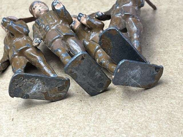 123) Set of 4 Vintage Original Marching Lead Soldiers — image 2