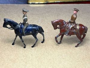 124) Set of 2 Vintage Original Lead Soldiers On Horse …