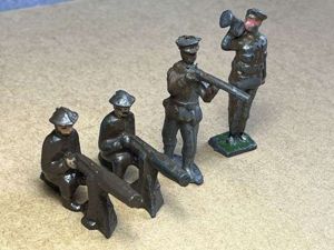 127) Set of 4 Vintage Original Lead Soldiers Lying Vickers …