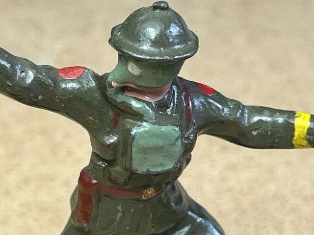 128) Set of 3 Vintage Original Britains Lead Soldiers In Gas Masks Officer & 2 Men Crawling — image 5