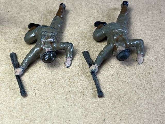 128) Set of 3 Vintage Original Britains Lead Soldiers In Gas Masks Officer & 2 Men Crawling — image 7