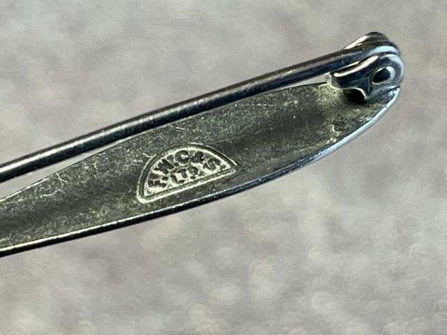 106) Excellent Original 1930s-WW2 RAF Wings on Propeller Sweetheart Brooch — image 2