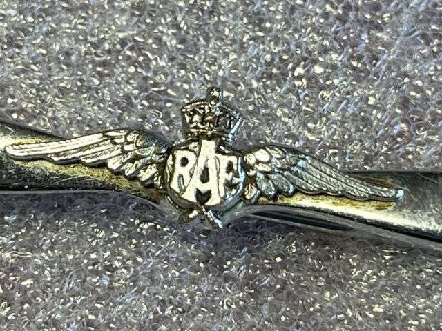 106) Excellent Original 1930s-WW2 RAF Wings on Propeller Sweetheart Brooch — image 4