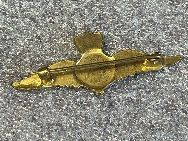 108) Nice Original Post WW2 Queens Crown RAF Enamelled Pilots Wings Sweetheart Brooch — image 2