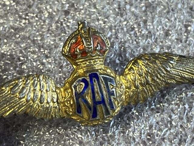 111) Lovely Original 1930s-WW2 RAF Silver & Enamelled Pilots Wings Sweetheart Brooch — image 5