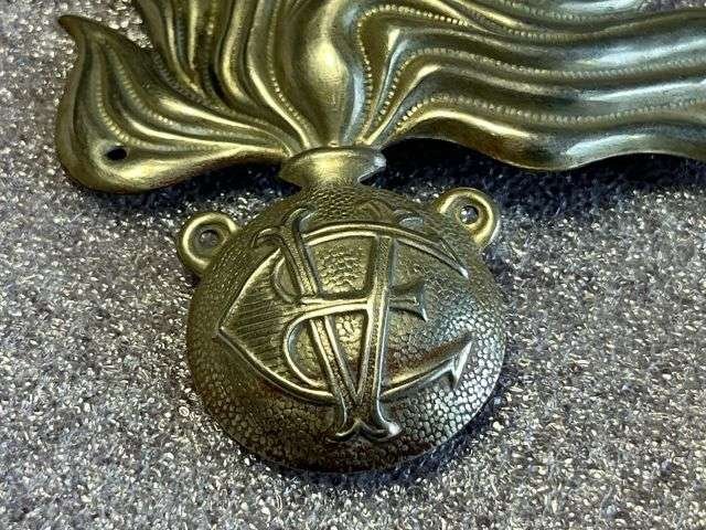 61) Excellent Original WW2 Italian Fascist Military Police Cap Badge — image 4