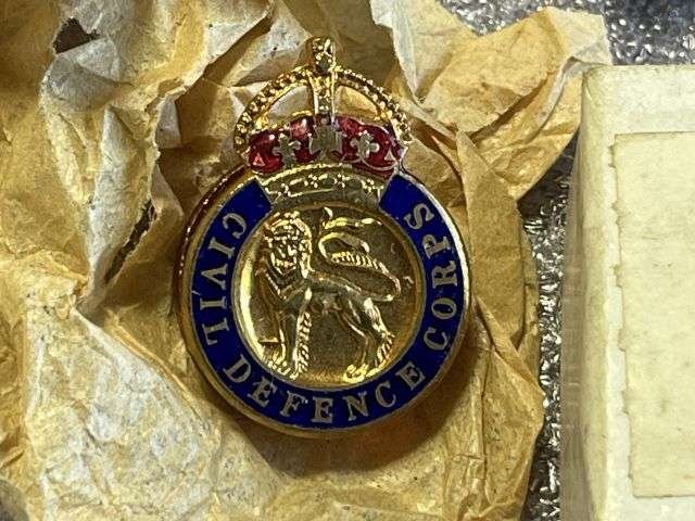 63) Mint Original Post WW2 Civil Defence Corps Enamel Lapel Badge & Issue Box — image 3