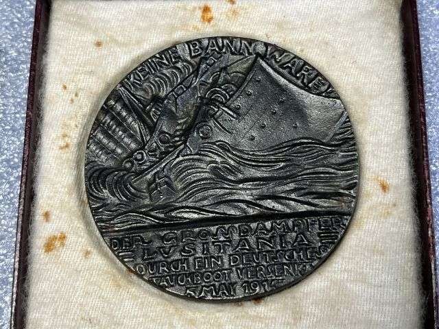 36) Very Nice Original WW1 RMS Lusitania Propaganda Medal In Original Box with Original Certificate — image 8
