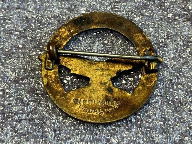 83) Nice Original WW1 WW2 Air League Pin Back Enamel Badge — image 2