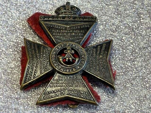 85) Excellent Original WW1 WW2 The Kings Royal Rifle Corps Cap Badge With Backing — image 3