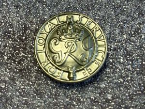 90) Good Clean Original WW2 The King's Badge Wound Badge