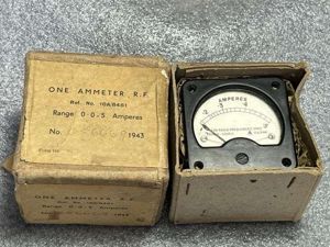 79) Original Boxed British RAF Ammeter R.F. Amperes Gauge 10A/8481. …