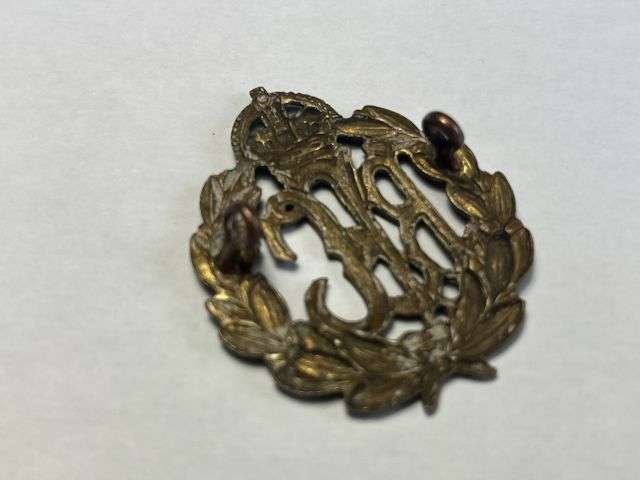 29) Excellent Original WW1 Royal Flying Corps Brass Cap Badge — image 2