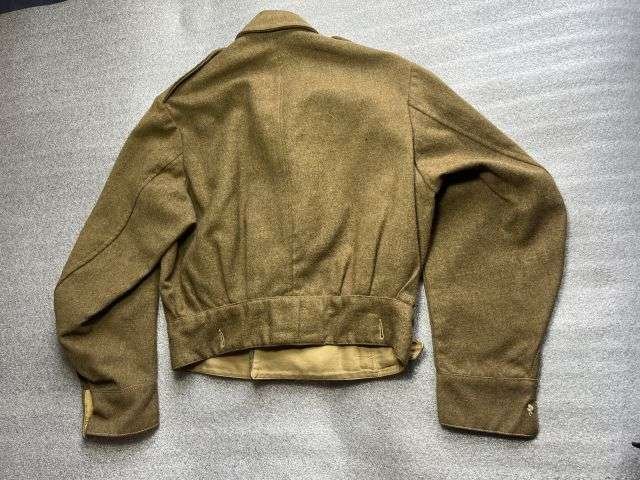 2) Good Original WW2 British Army 1940 Pattern Battledress Blouse Dated 1945 Some Repairs — image 3