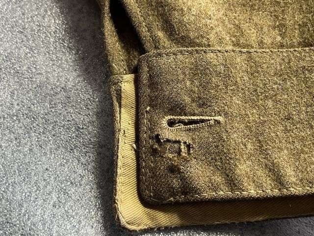 2) Good Original WW2 British Army 1940 Pattern Battledress Blouse Dated 1945 Some Repairs — image 7