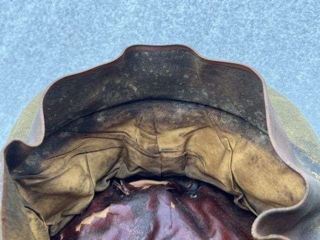 89) Very Tatty Well Used Original WW2 British Army Officers Peaked Cap Ex POW — image 3