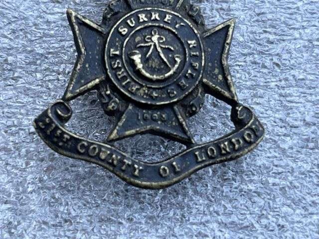 94) Excellent Original WW1 WW2 Cap Badge 21st County of London First Surrey Rifles — image 3
