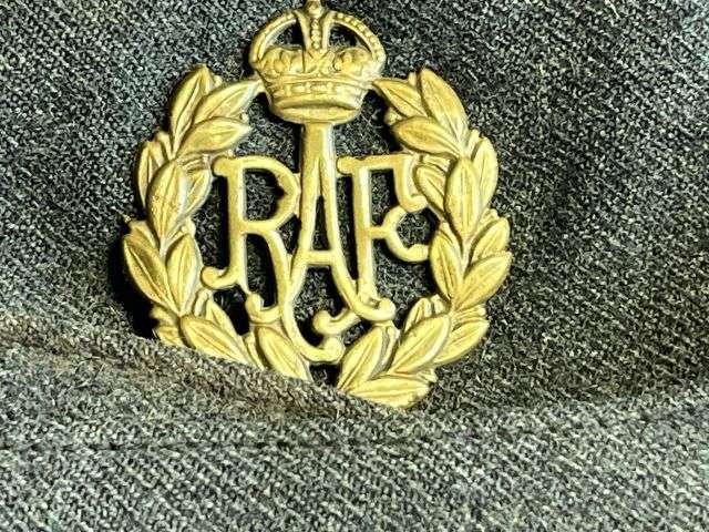 149) Nice Original Well Used WW2 RAF Issue Forage Cap & Badge — image 11