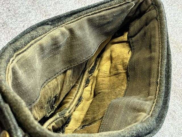 149) Nice Original Well Used WW2 RAF Issue Forage Cap & Badge — image 2