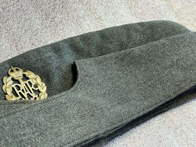 149) Nice Original Well Used WW2 RAF Issue Forage Cap & Badge — image 6