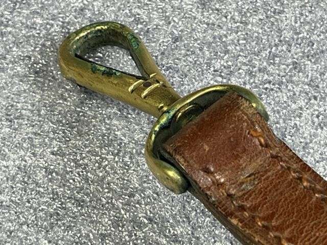 97) Nice Clean Original WW1 WW2 British Army Officers Pistol Holster With Spring Clip Attachments — image 4