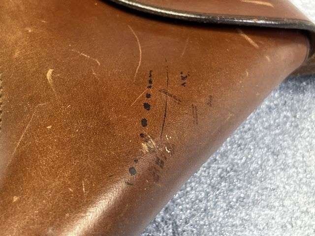 97) Nice Clean Original WW1 WW2 British Army Officers Pistol Holster With Spring Clip Attachments — image 7