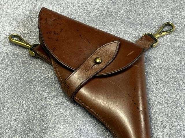 97) Nice Clean Original WW1 WW2 British Army Officers Pistol Holster With Spring Clip Attachments — image 9